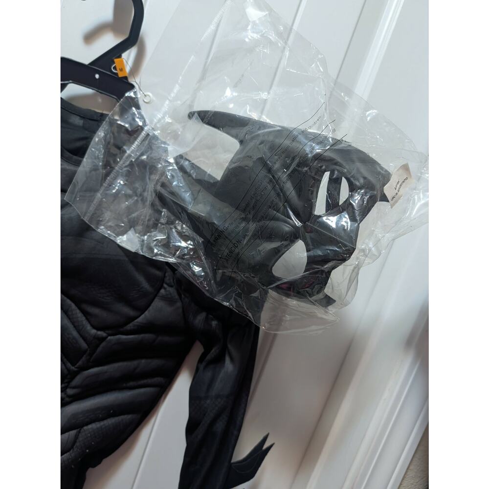 New! Rubie's Youth Black Batman The Dark Knight Halloween Costume Size M - Picture 3 of 10